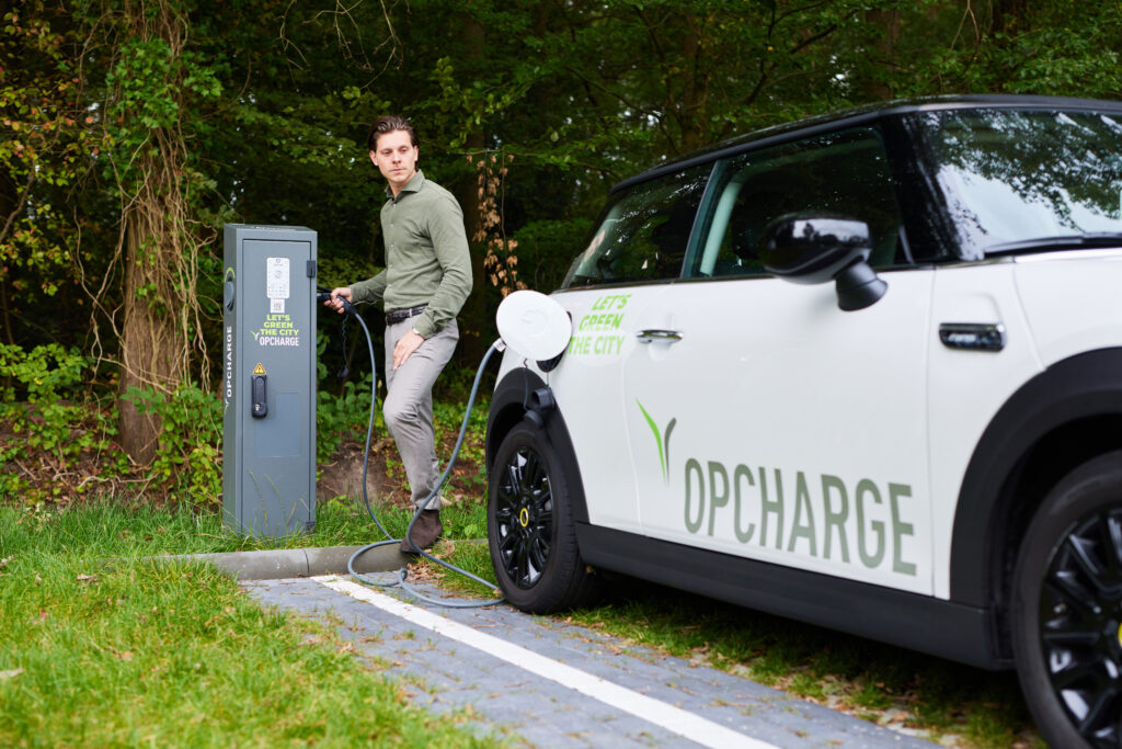 semi publieke laadpaal